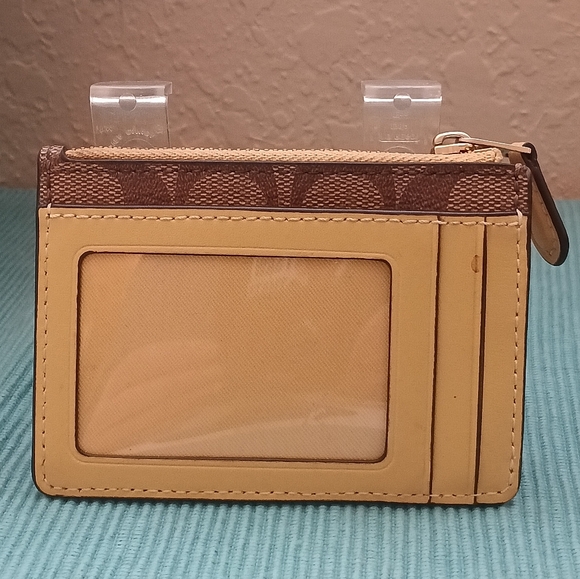 SOLD Coach F10607 Mini Skinny ID Case Wallet Buttercup Yellow Signature Tan - Picture 2 of 8